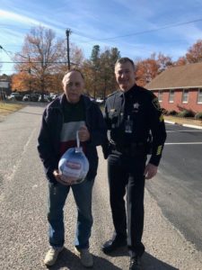 Chesapeake Sheriff's Office delivers turkeys